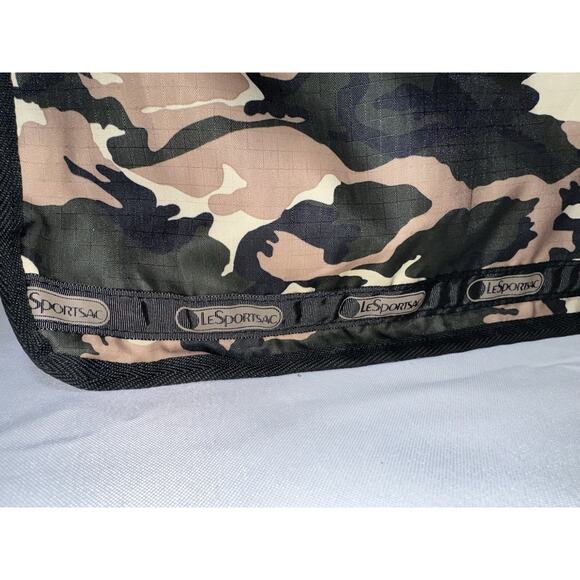 LeSportSac Vintage NOS USA Made Large Camouflage Camo Flap Messenger Bag NWOT B - Picture 4 of 13